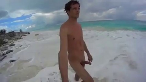 Str8 men jerk off in Cuba beach Playa