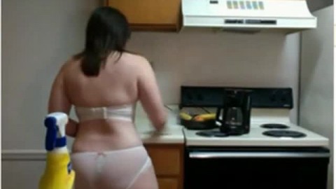 Adult Webcam Fun in the Kitchen